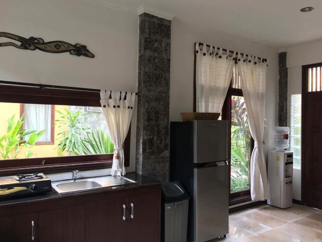 Kuta Holiday Villas Exterior photo
