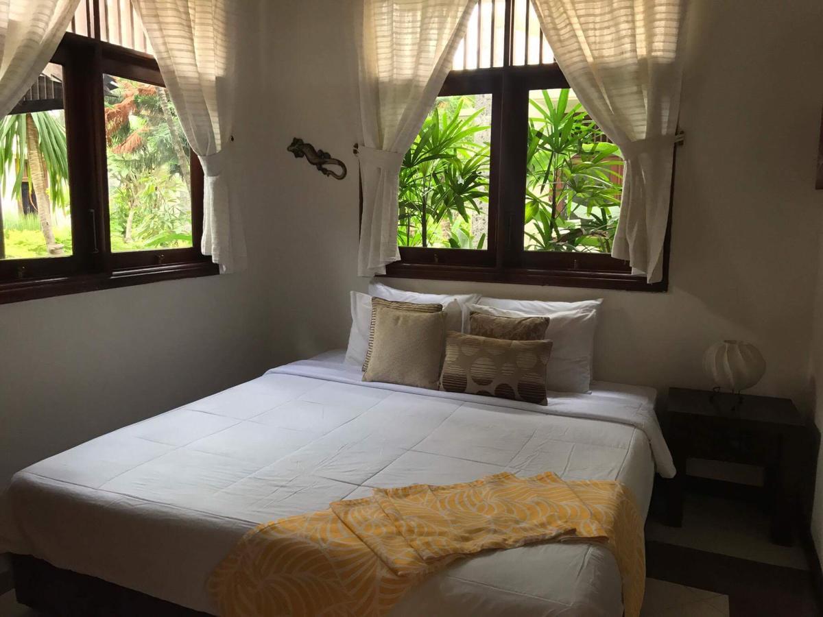 Kuta Holiday Villas Exterior photo